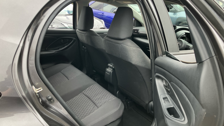 Toyota Yaris 1.5 Hybrid Design 5dr CVT Hybrid Hatchback